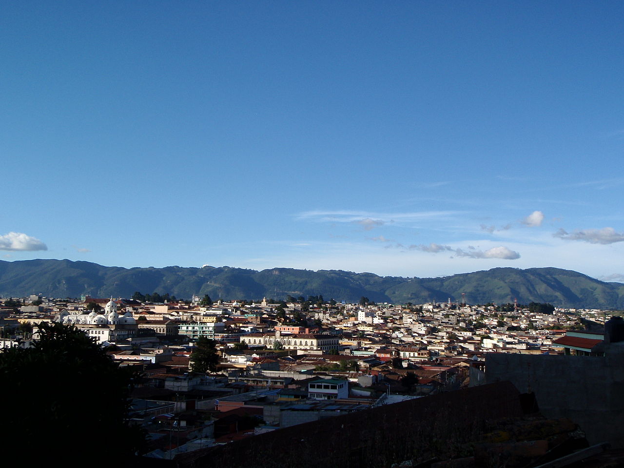 1280px-Quetzaltenango_skyline_2009.JPG