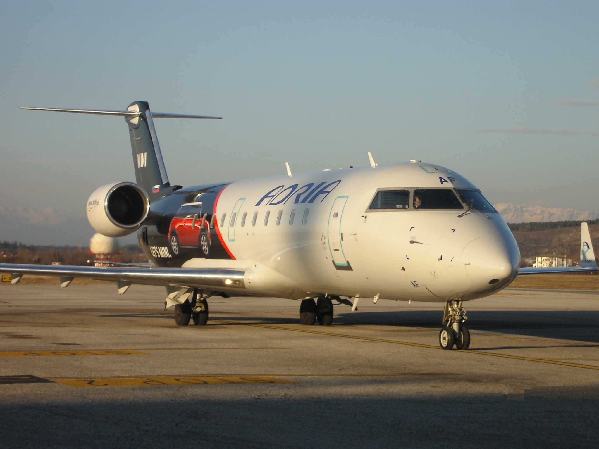 2009_CRJ200_Adria_Mini_1.jpg