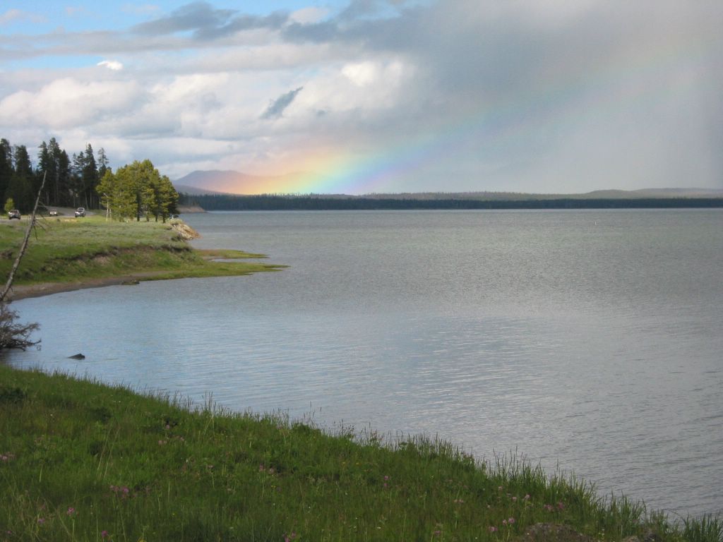Rainbow_over_yellowstone_lake.jpg