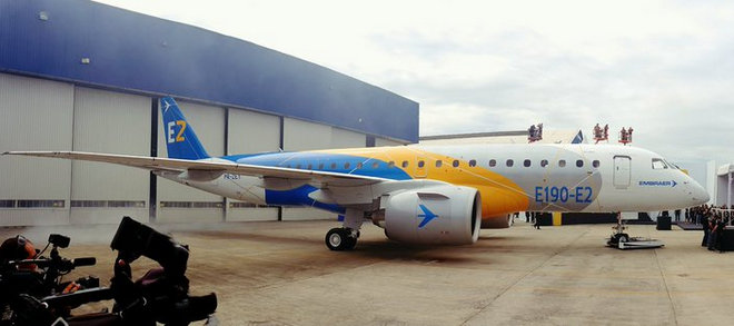 e190-e2-rollout-full_01.jpg