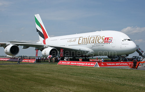 emirates_a380_l.jpg
