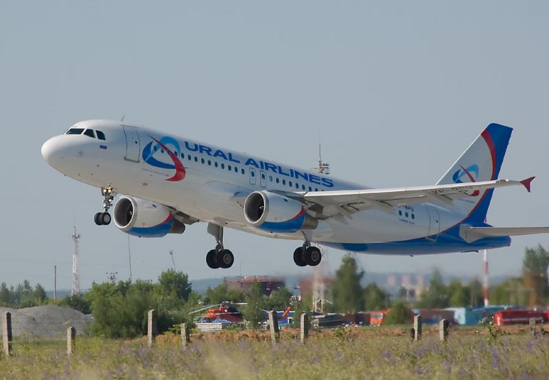 ual320_lafaet.jpg