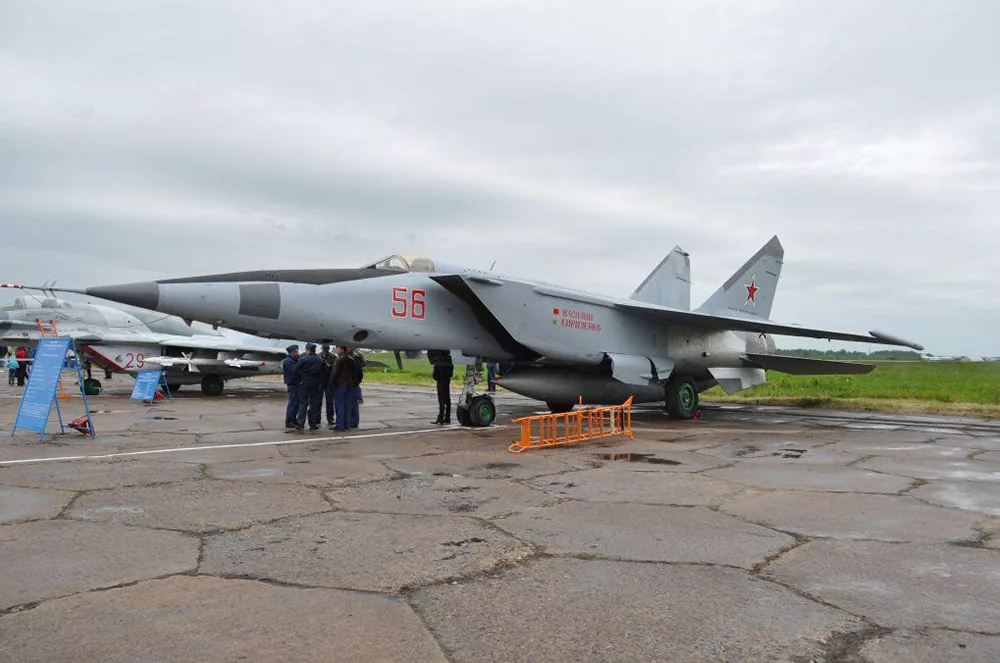 Внешний вид самолета радиотехнической разведки МиГ-25РБТ