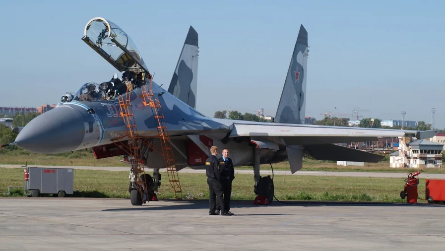 Вооружение и оборудование многоцелевого истребителя Су-30КН