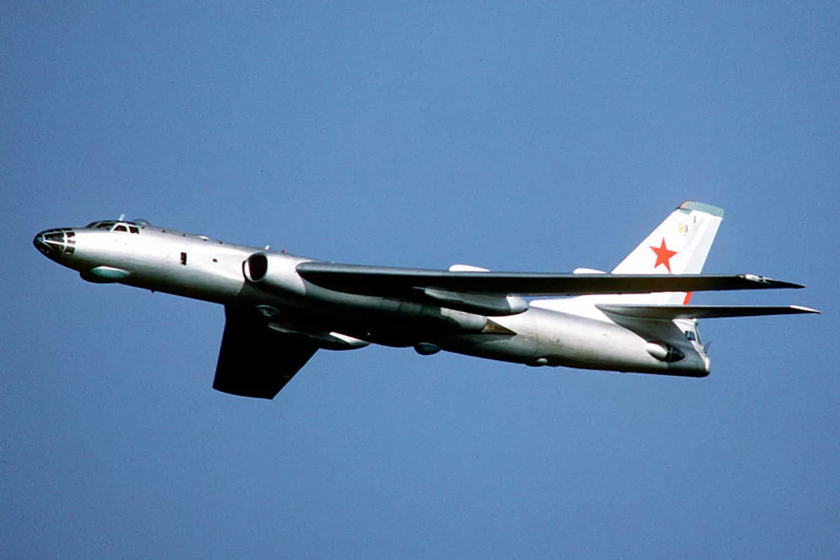 Стратегический бомбардировщик Ту-16А (изделие «НА»): обогреваемый бомбоотсек МБД6-16, светоотражающая краска и физика носителя атомного оружия