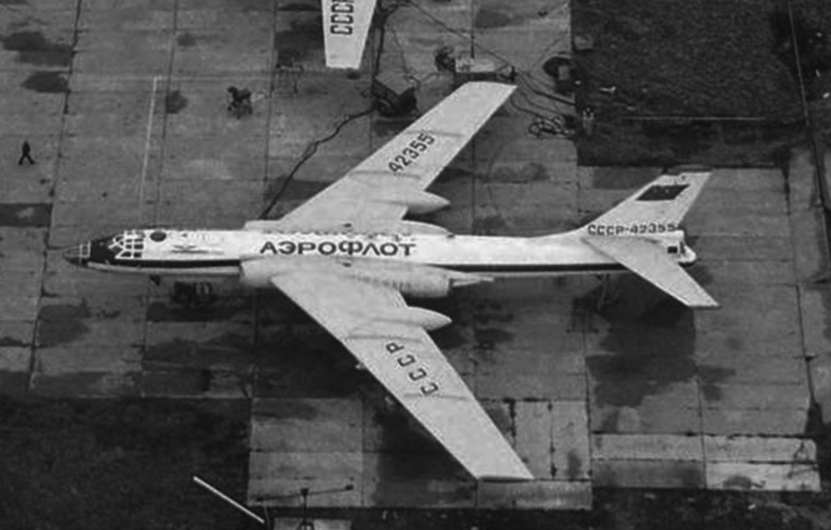 Скоростной почтовый самолет Ту-16Г (Ту-104Г): курьерская гражданская авиация, ливрея Аэрофлота и физика подготовки к реактивной эре