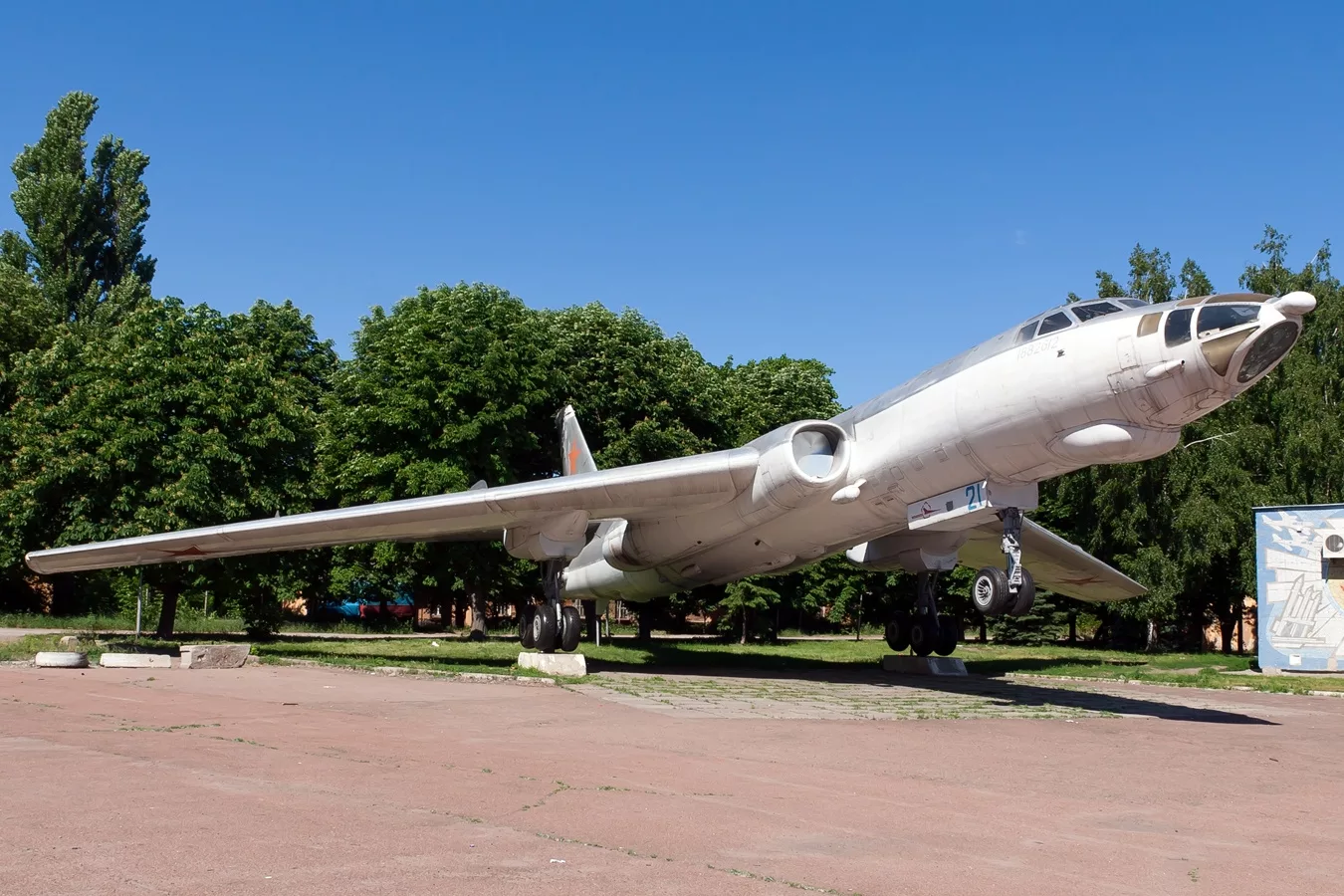 Вооружение и оборудование самолета РЭБ Ту-16П