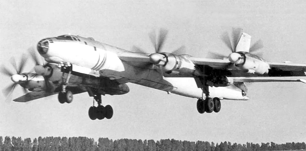 Вооружение и оборудование стратегического бомбардировщика Ту-95А