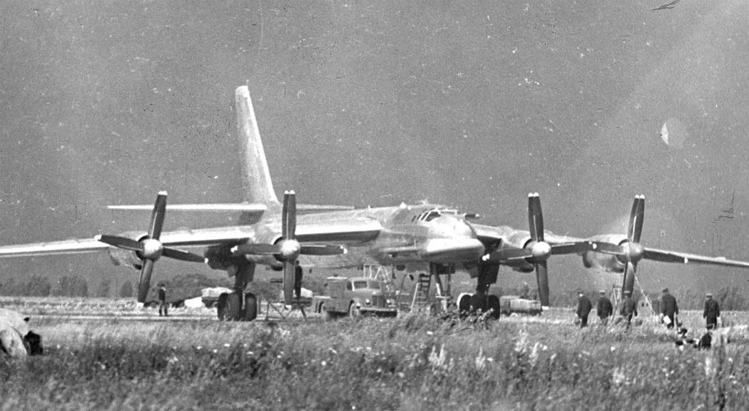 Стратегический бомбардировщик-ракетоносец Ту-95КМ: модернизация комплекса К-20М, навигация «Путь-1Б», радар «Криптон», станции «Ромб-4» и физика продления ресурса ракетоносца
