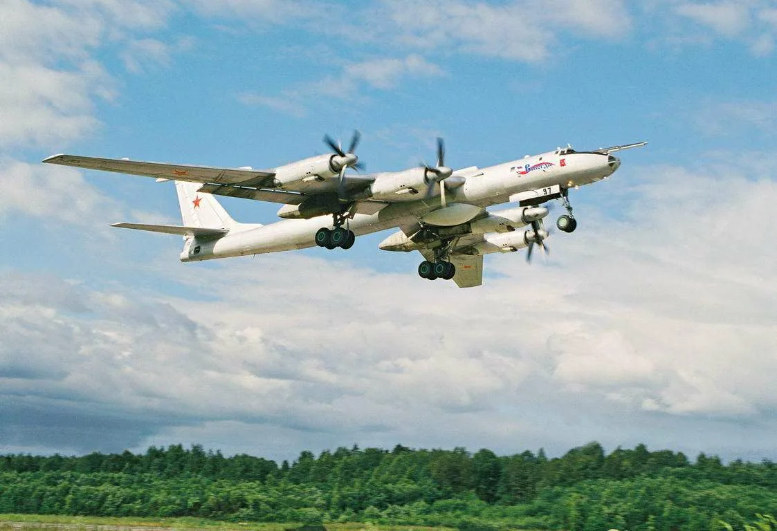 История создания морского разведчика Ту-95РЦ (изделие «ВРЦ»)