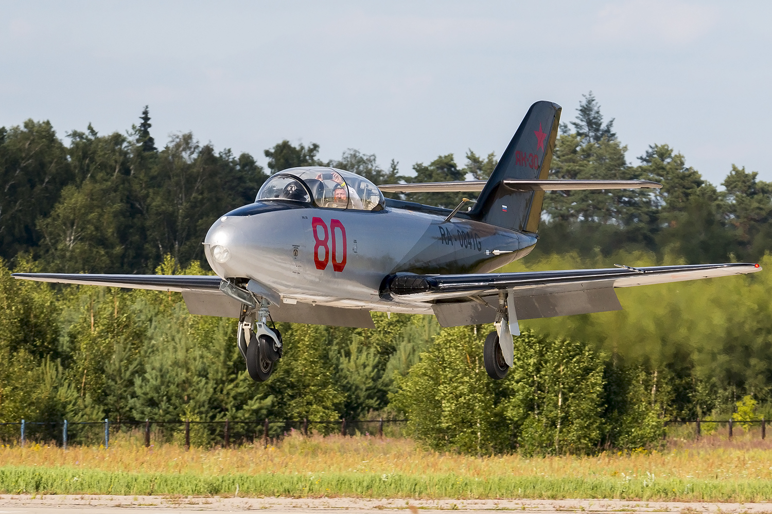 Як-30 — история советского околозвукового истребителя и реактивного УТС