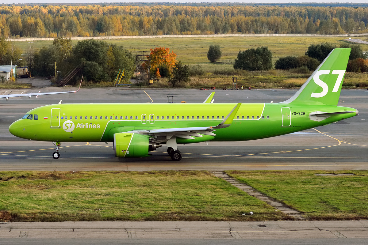 Самолет Airbus A320 авиакомпания S7