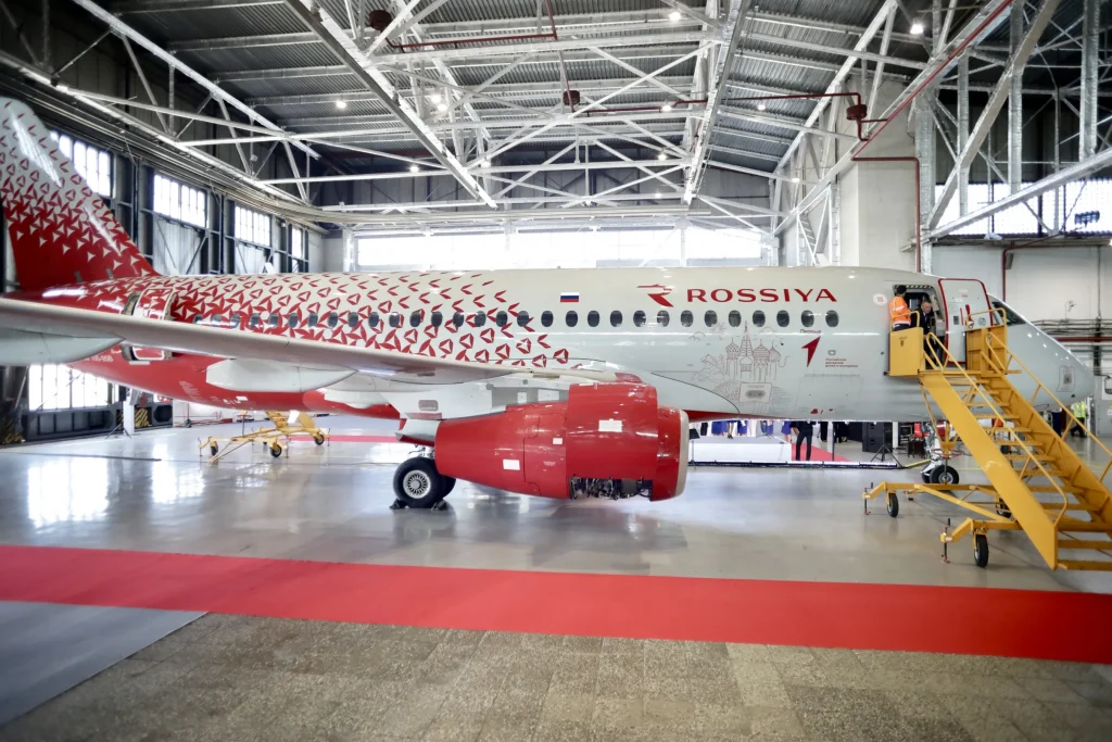 Ливрея «Движение Первых» (Superjet 100, борт RA-89131)