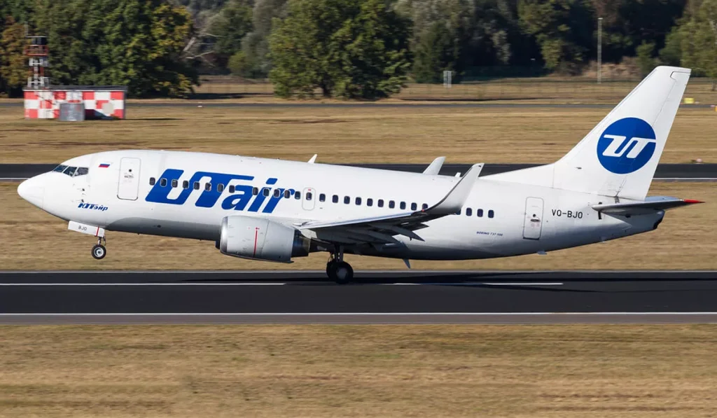 Самолет Boeing 737-500 авиакомпании ЮТэйр
