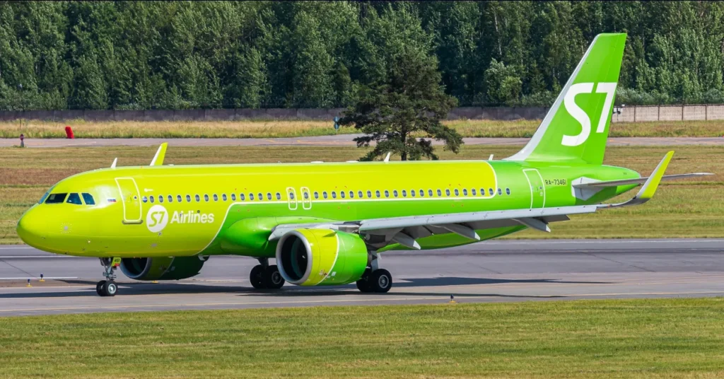 Самолет Airbus A321neo авиакомпания S7
