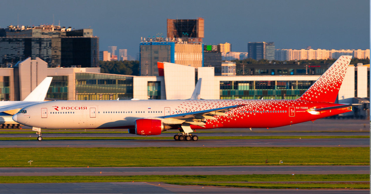 Схема салона Boeing 777-300 авиакомпании Россия: расположение мест, ряды Sleep+ и шаг кресел