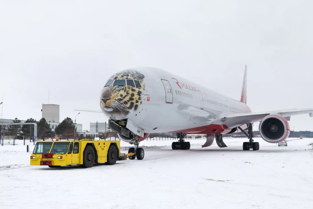 Ливрея «Леолёт» (Boeing 777-300, борт RA-73282)