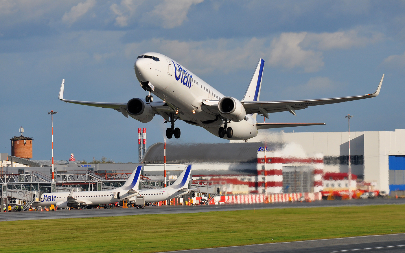 Boeing 737-800 (борт RA-73088):</strong> назван в честь геолога Фармана Салманова