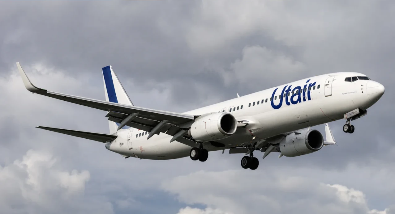 Boeing 737-800 (борт RA-73090): носит имя Романа Кузоваткина