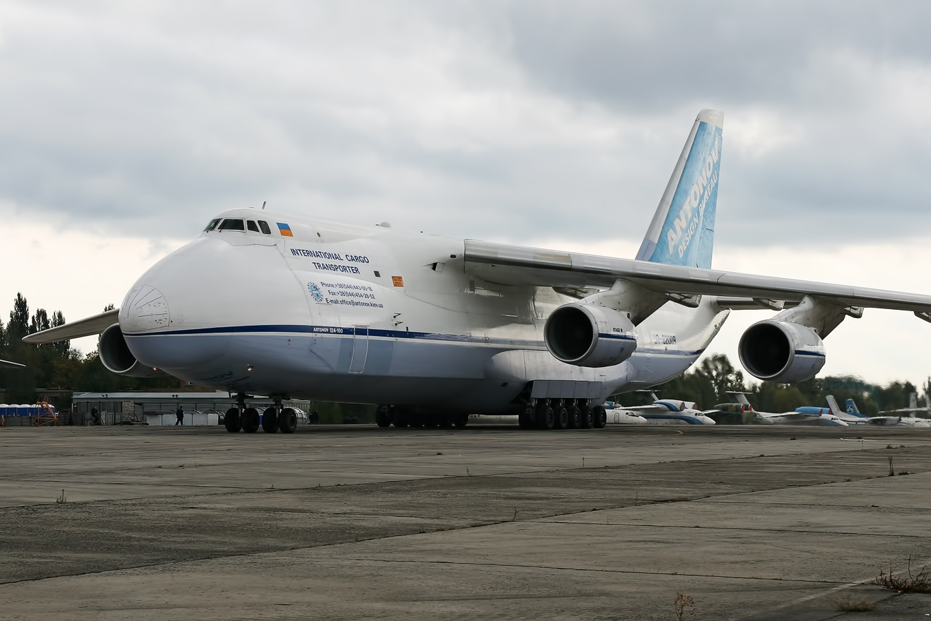 Самый большой грузовой серийный самолет: Ан-124 «Руслан»
