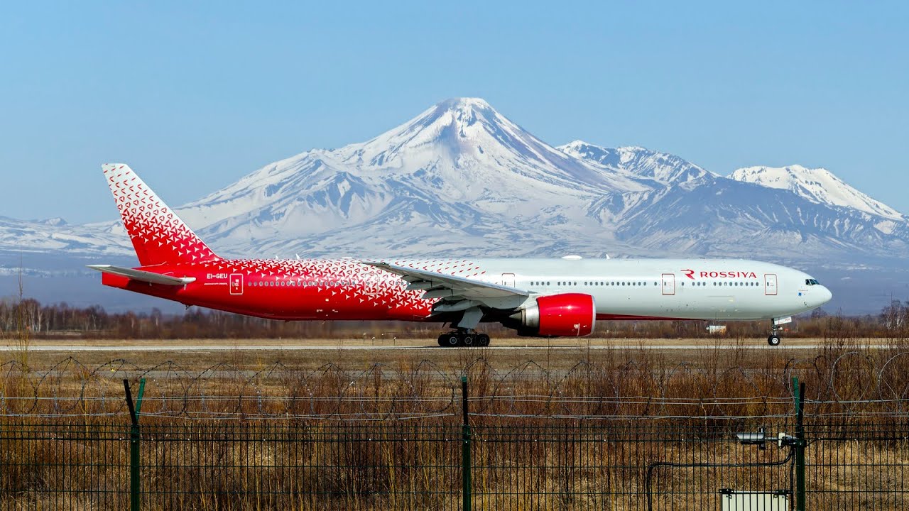 Схема салона Boeing 777-300ER авиакомпании Россия: расположение мест на 457 мест, ряды Space+ и шаг кресел