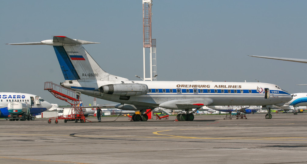 Авиакомпания «Уральские ливреи авиалинии» стиль самолетов в1993–1999